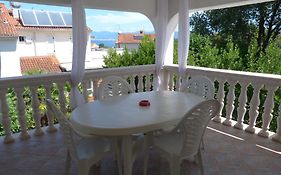 Apartments Monja & Dadi, Malinska, Vantacici